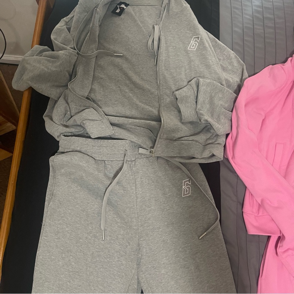 Essential set worn only once - Picture 4 of 4